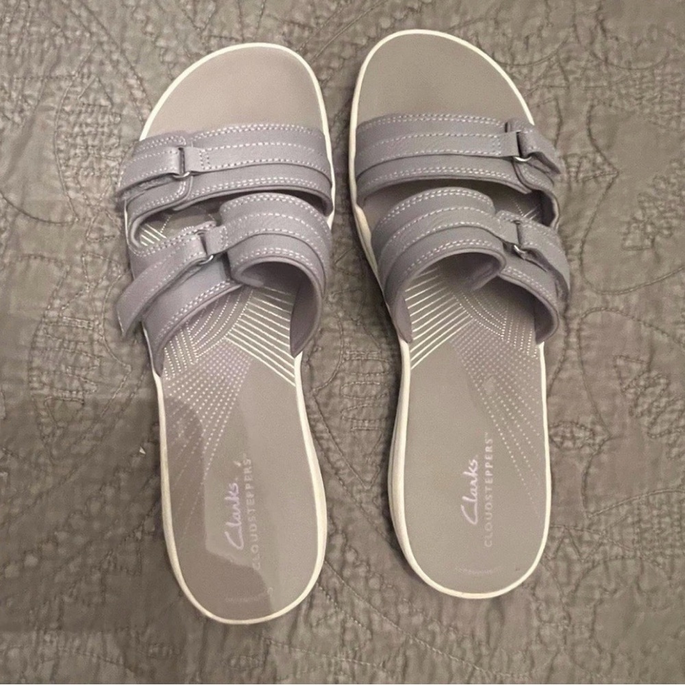 Clarks Women's Light Gray Slide Sandals